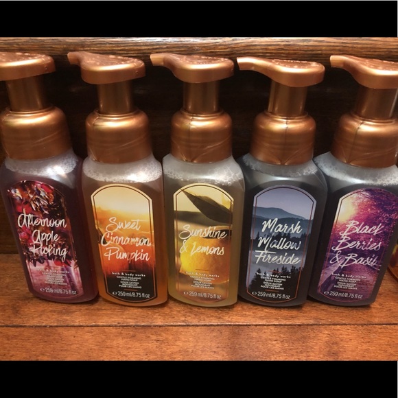 Bath & Body Works Other - NEW 5x Bath & Body Works Autumn Essentials Foaming Hand Soap (259mL x5)